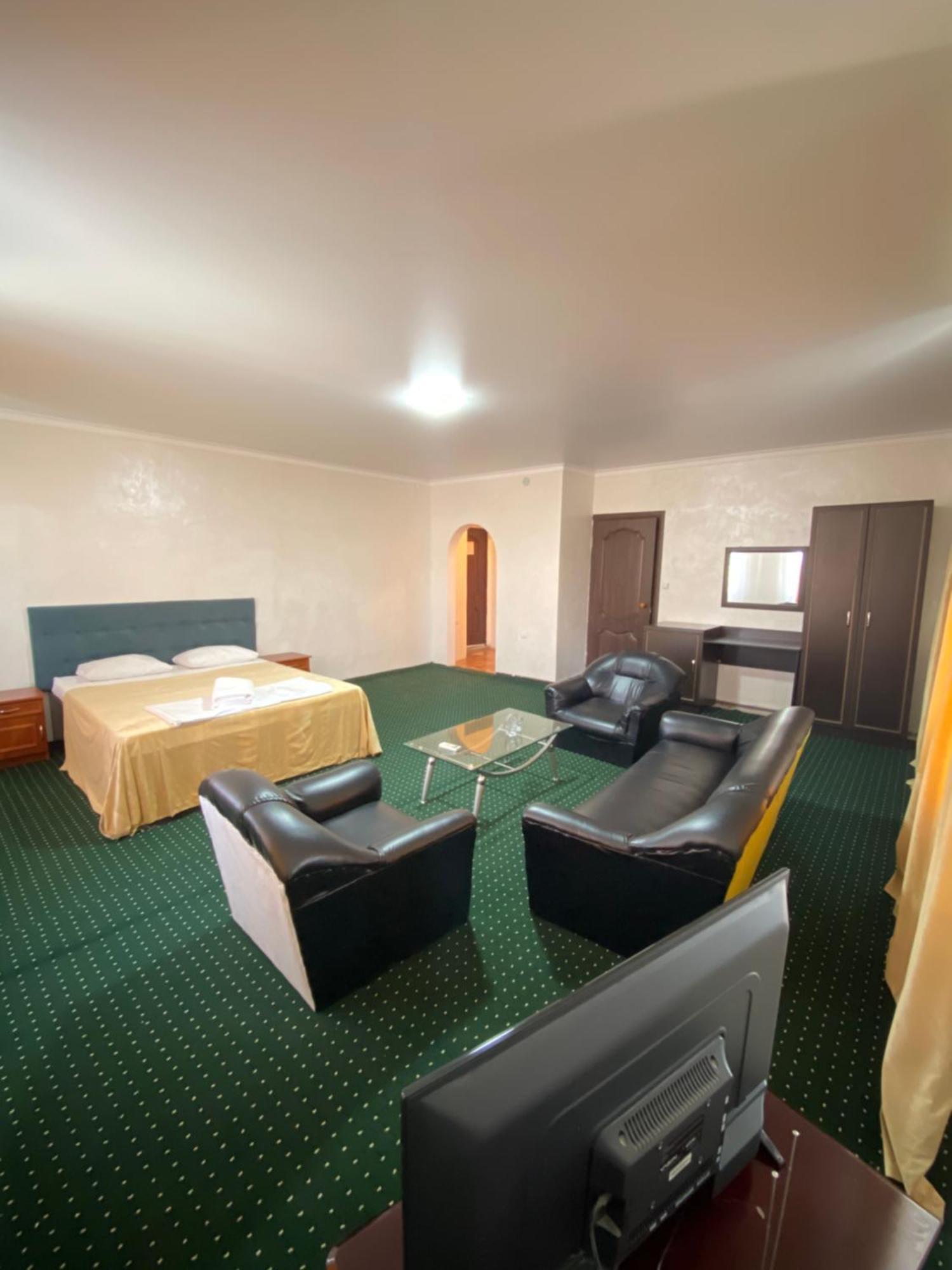 Vista 1 Otel Turkistan Dış mekan fotoğraf
